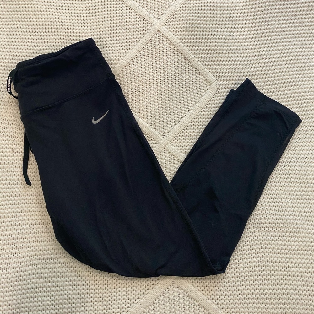 NIKE DRIFIT CROPPED LEGGINGS
